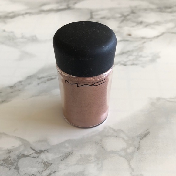 🌼 2/$15 Mac Eyeshadow Pigment - Picture 2 of 4